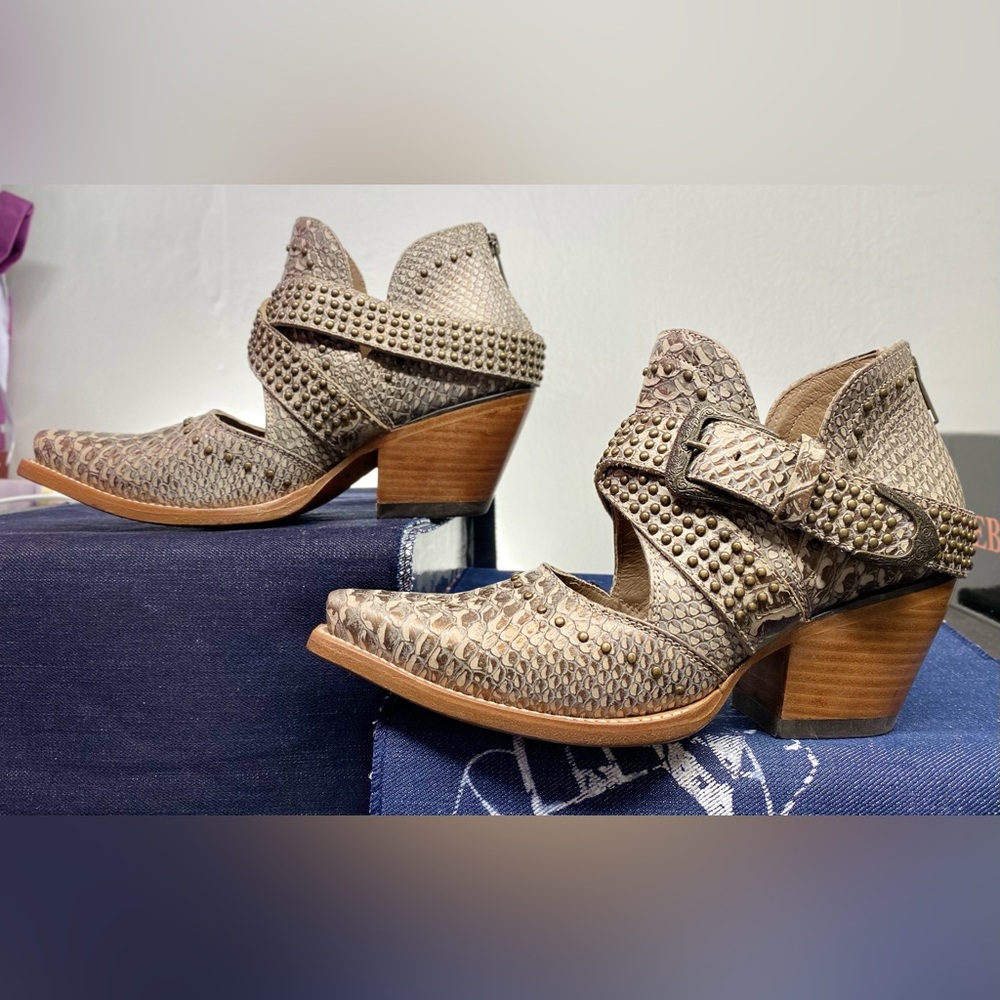 Ariat Dixon Rock N Roll Silver Snake Print Western Booties • Sz 7.5 • EUC
